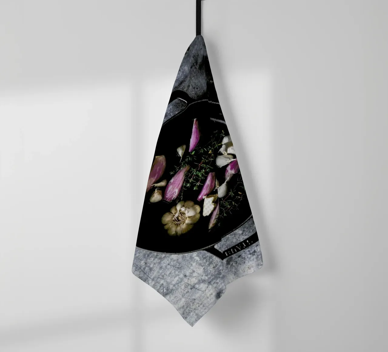 Vor dem Schmoren tea towel by Eat this