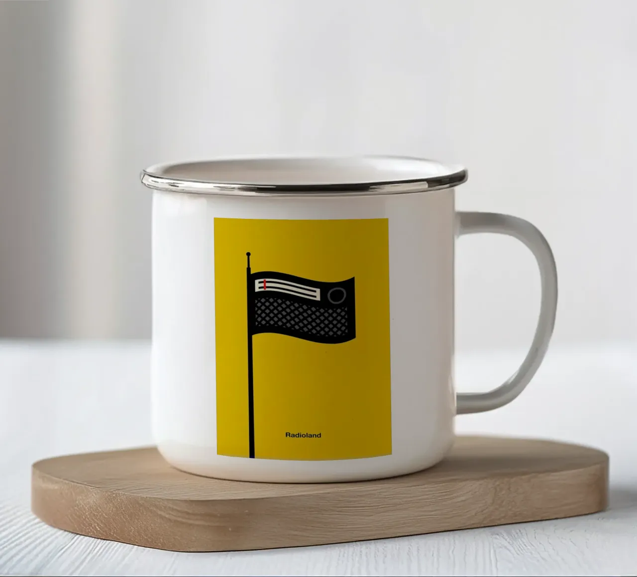 Radioland tazza in smalto da Viktor Hertz