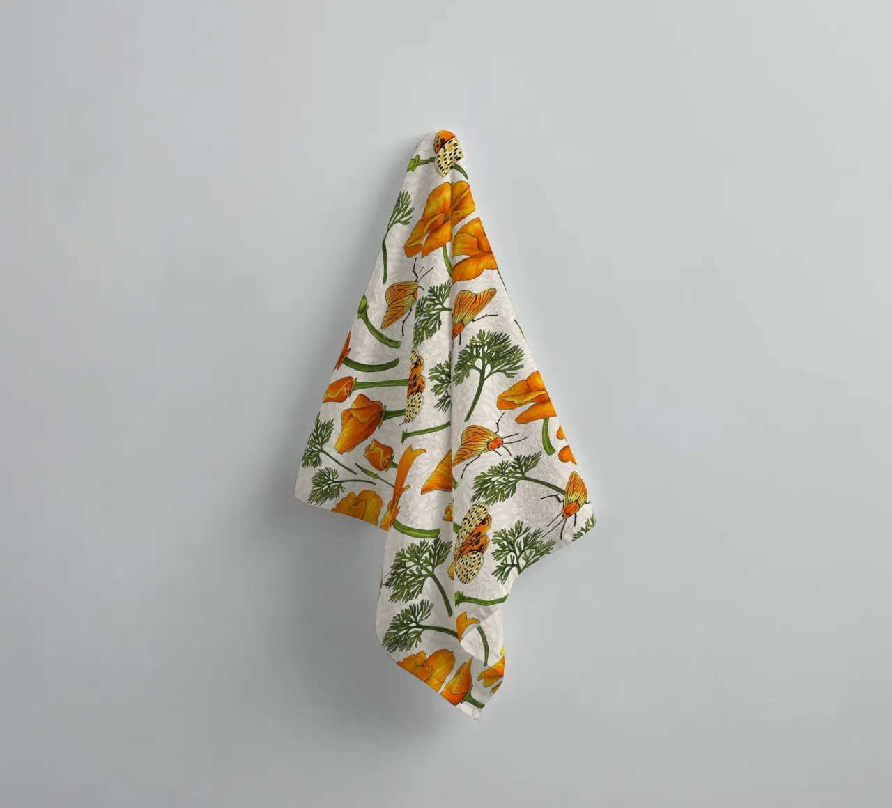 Kalifornische Mohnblumen und Motten auf weißem Untergrund Handtuch von Painted Nature