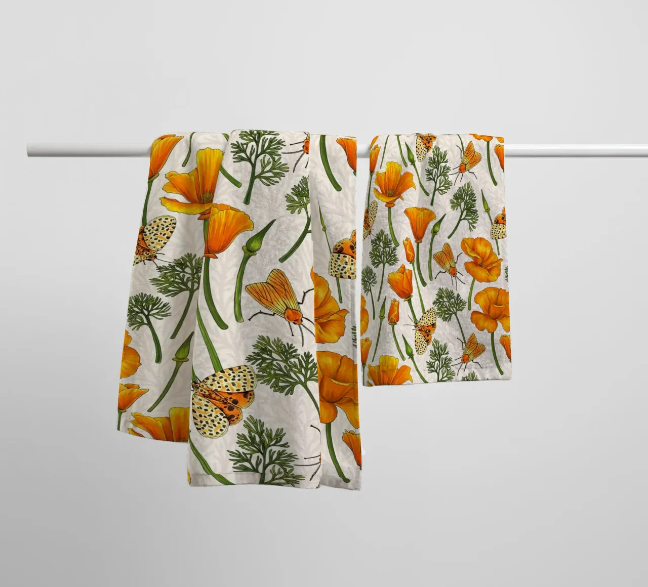Kalifornische Mohnblumen und Motten auf weißem Untergrund Handtuch von Painted Nature