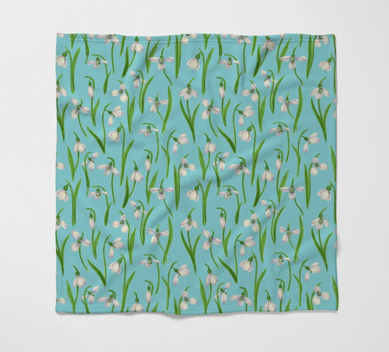 Bucaneve su blu piscina coperta in pile da Painted Nature