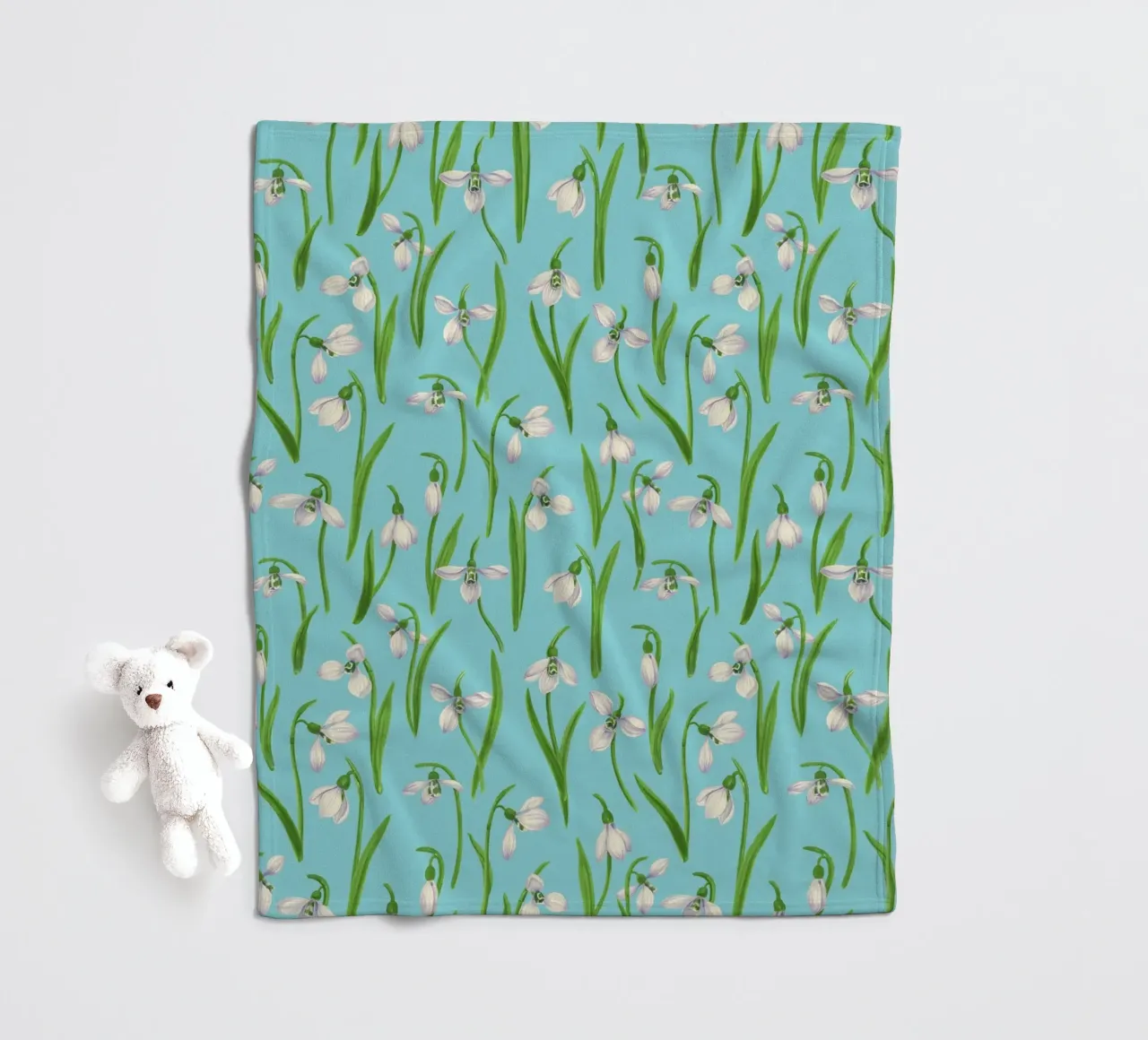 Bucaneve su blu piscina coperta in pile da Painted Nature