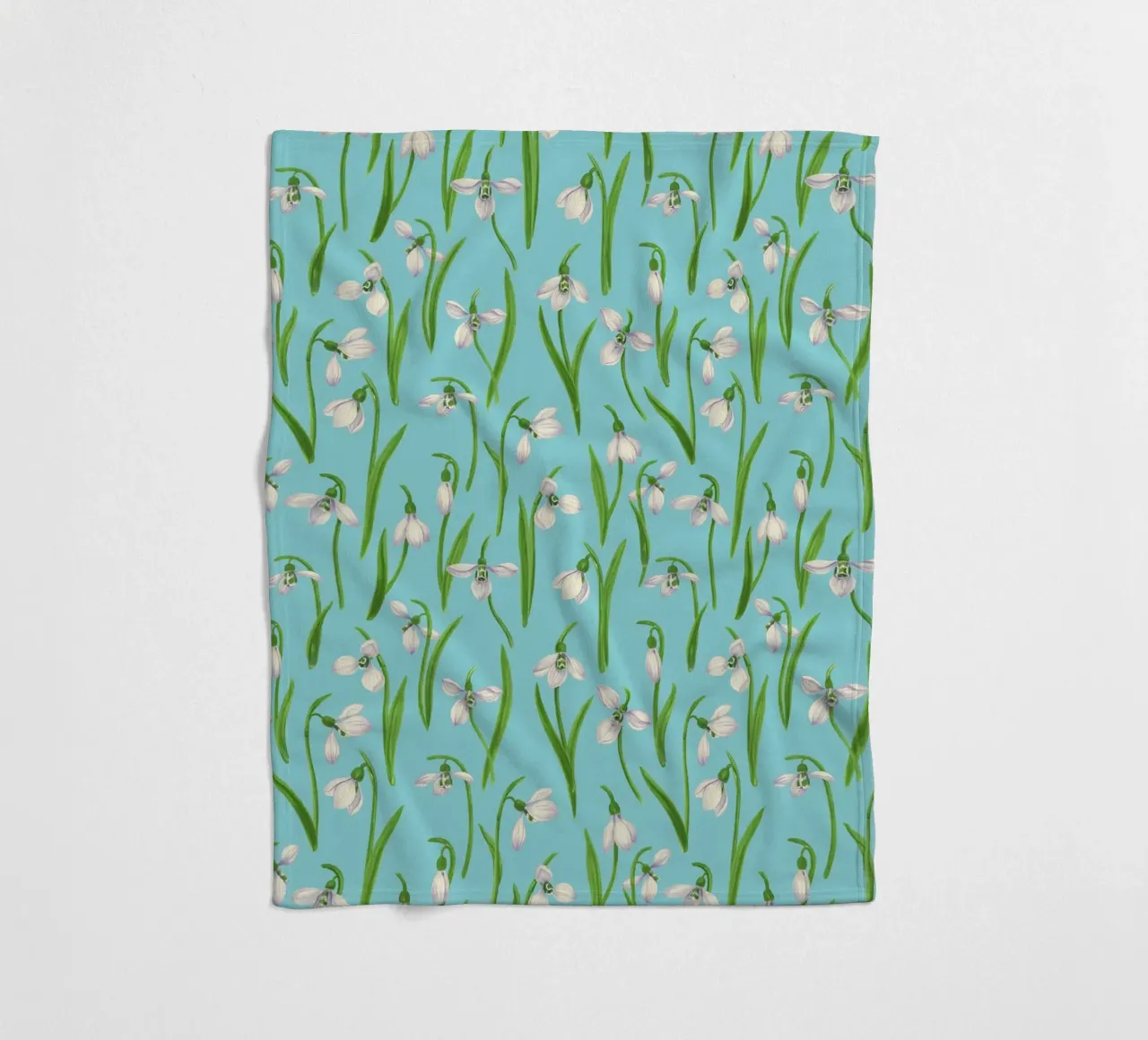 Bucaneve su blu piscina coperta in pile da Painted Nature