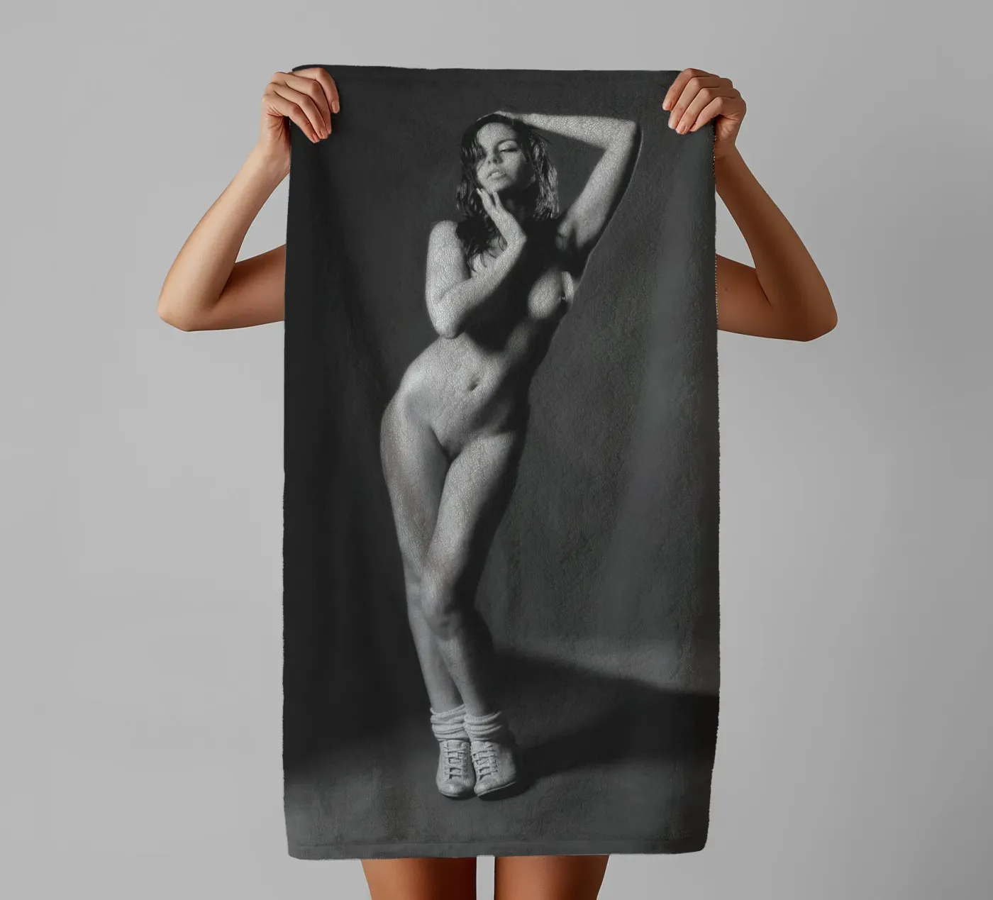 Adele X Mono badhanddoek van Dave Hare Photography