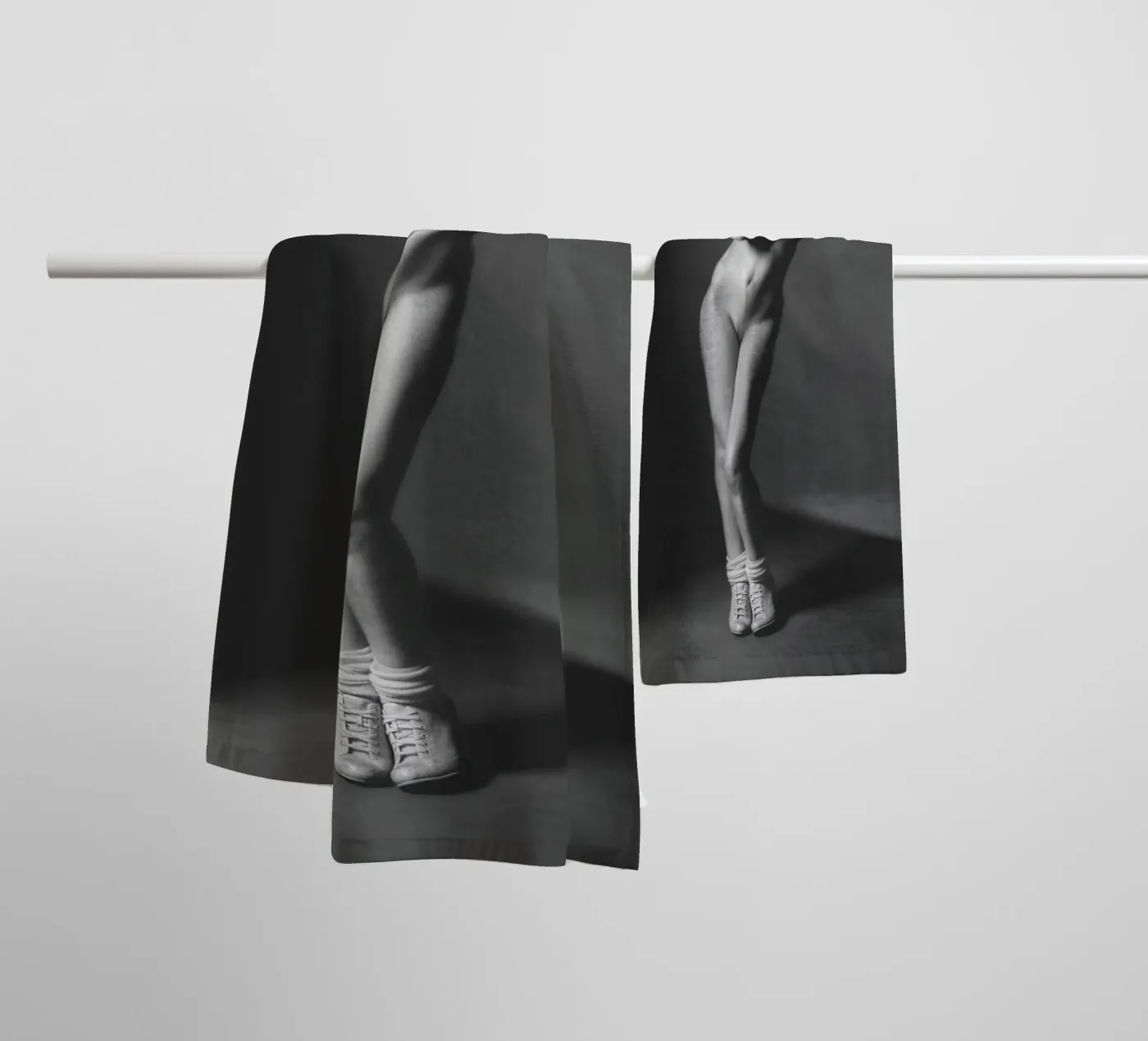 Adele X Mono badhanddoek van Dave Hare Photography