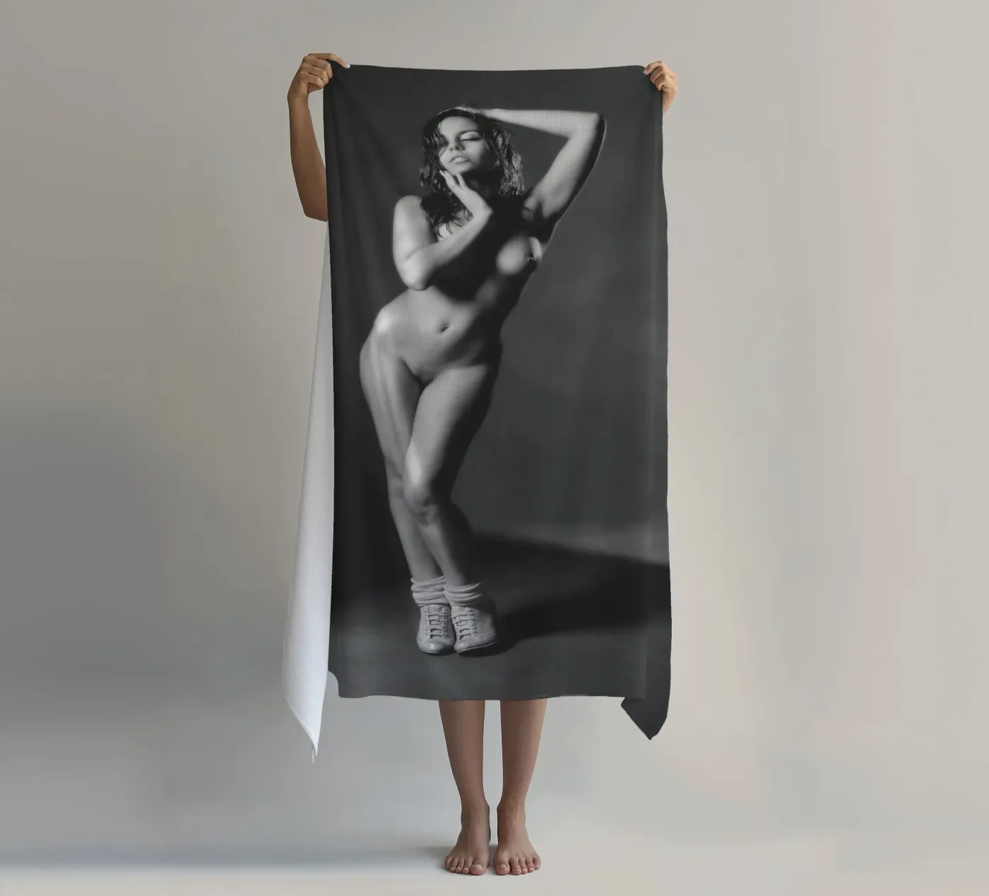 Adele X Mono strandhanddoek van Dave Hare Photography