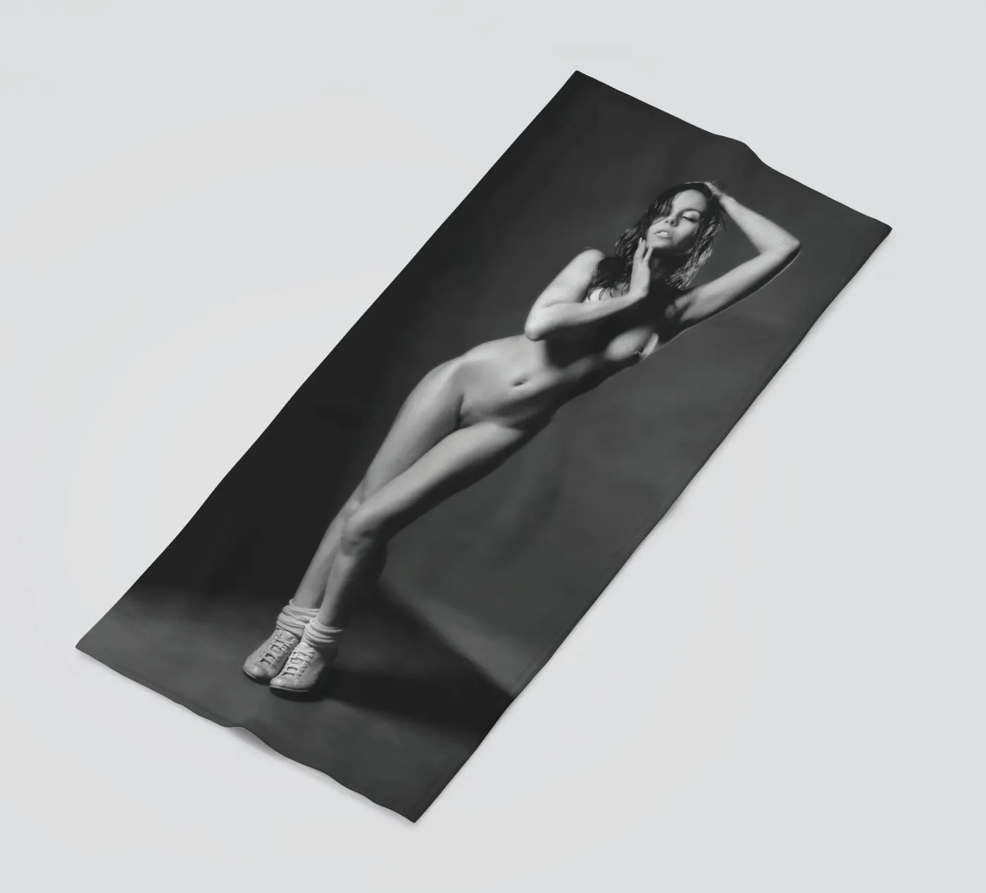 Adele X Mono strandhanddoek van Dave Hare Photography