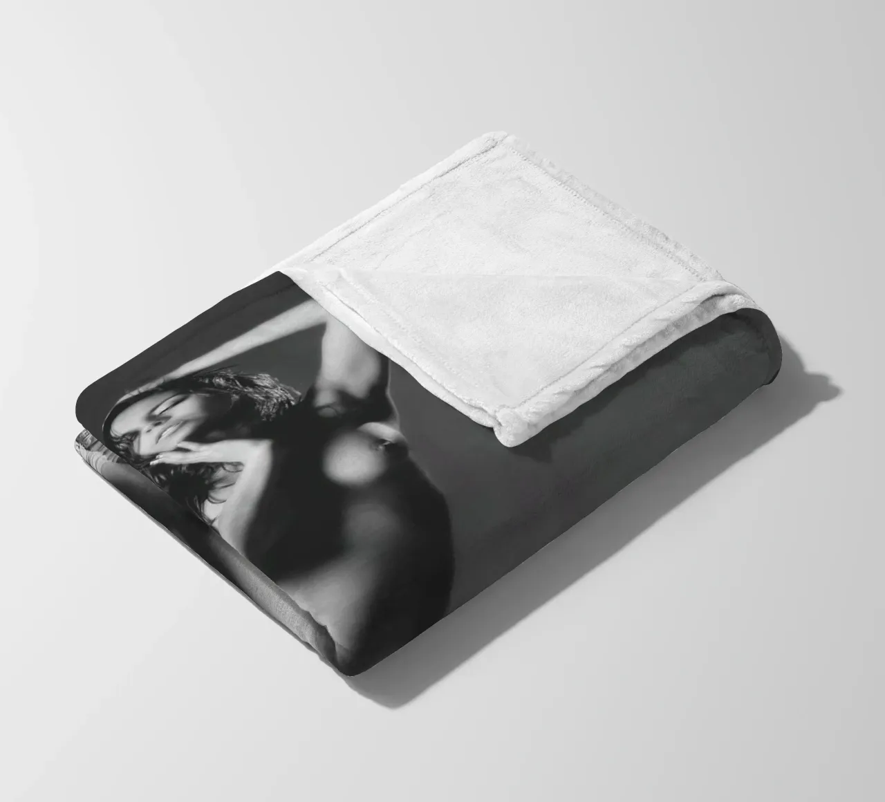 Adele X Mono coperta in pile da Dave Hare Photography