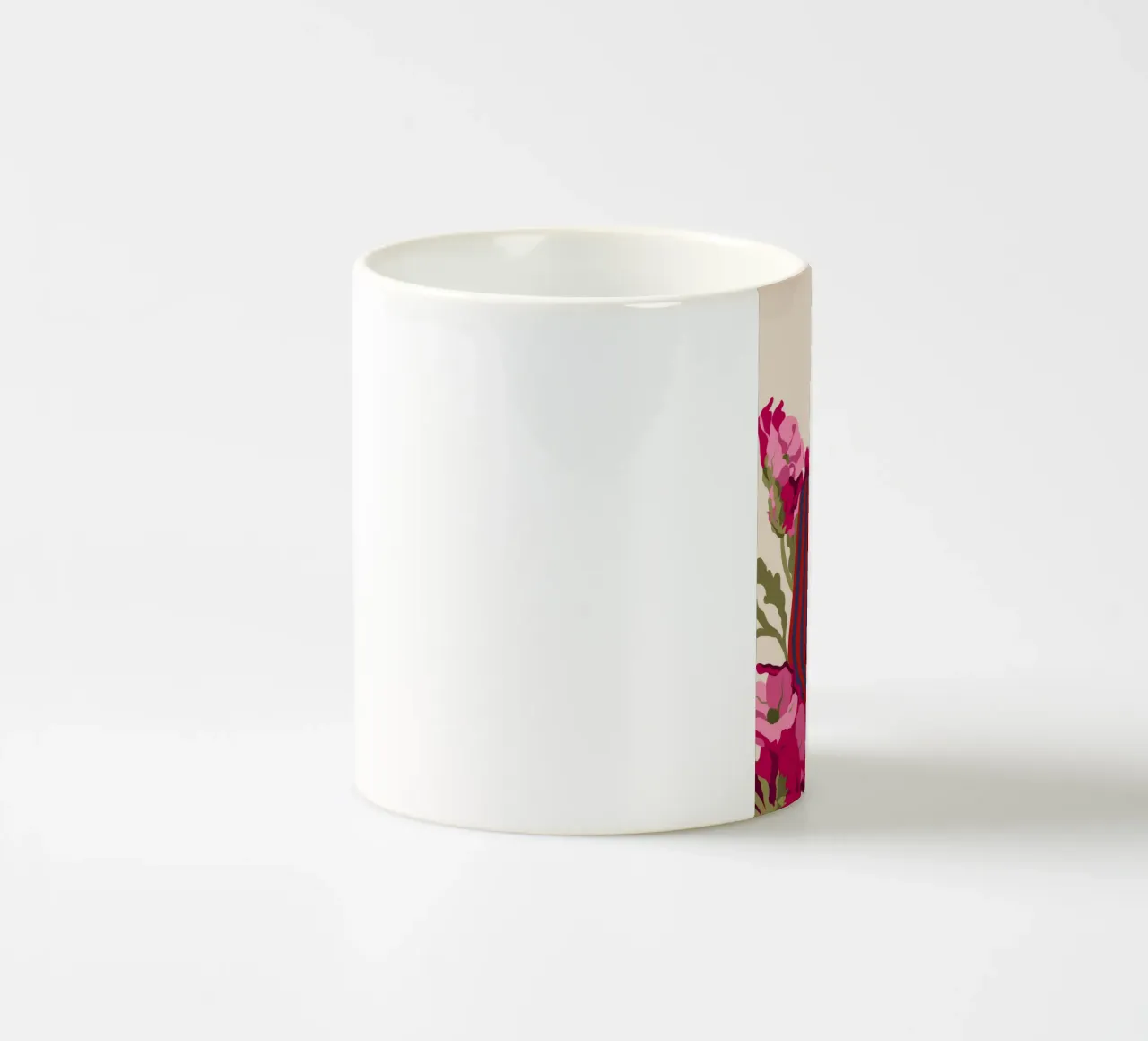 Gestreiftes Outfit Blumen Keramik Tasse von Kamera Obskura
