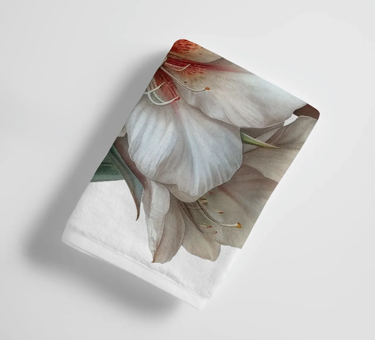 Fiore di yucca asciugamano da bagno da Bold Blooms
