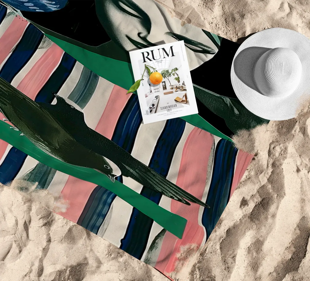 Donna e uccelli telo mare da DaarbyN