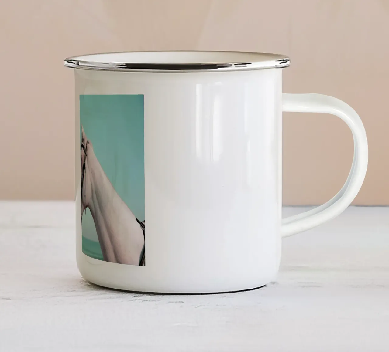 Horse Portrait tazza in smalto da Lara Zankoul
