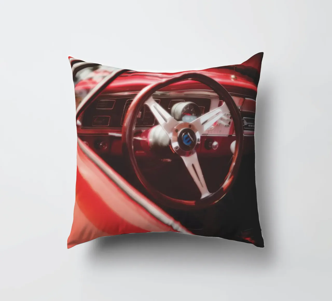 Auto rossa cuscino da Dave Hare Photography