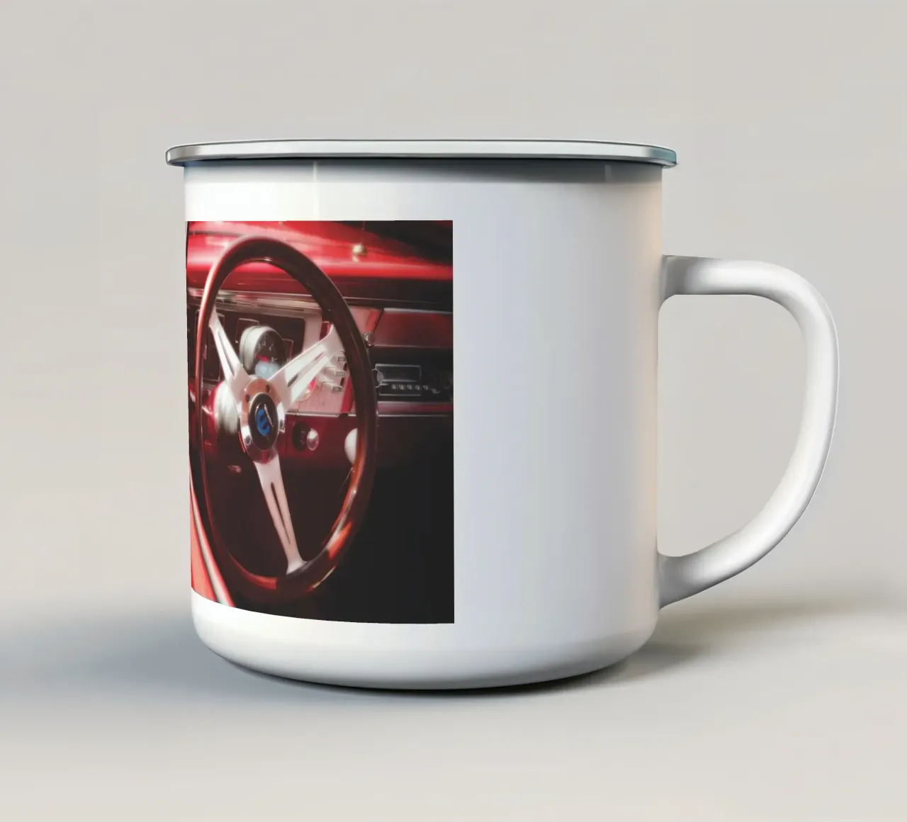 Auto rossa tazza in smalto da Dave Hare Photography