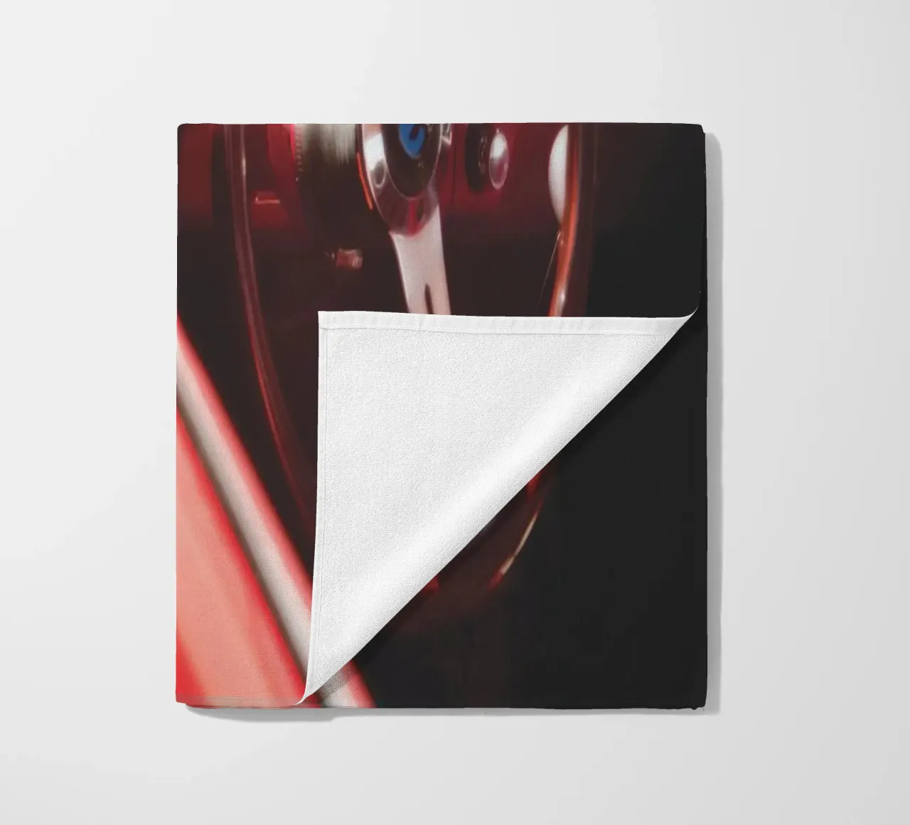 Auto rossa telo mare da Dave Hare Photography