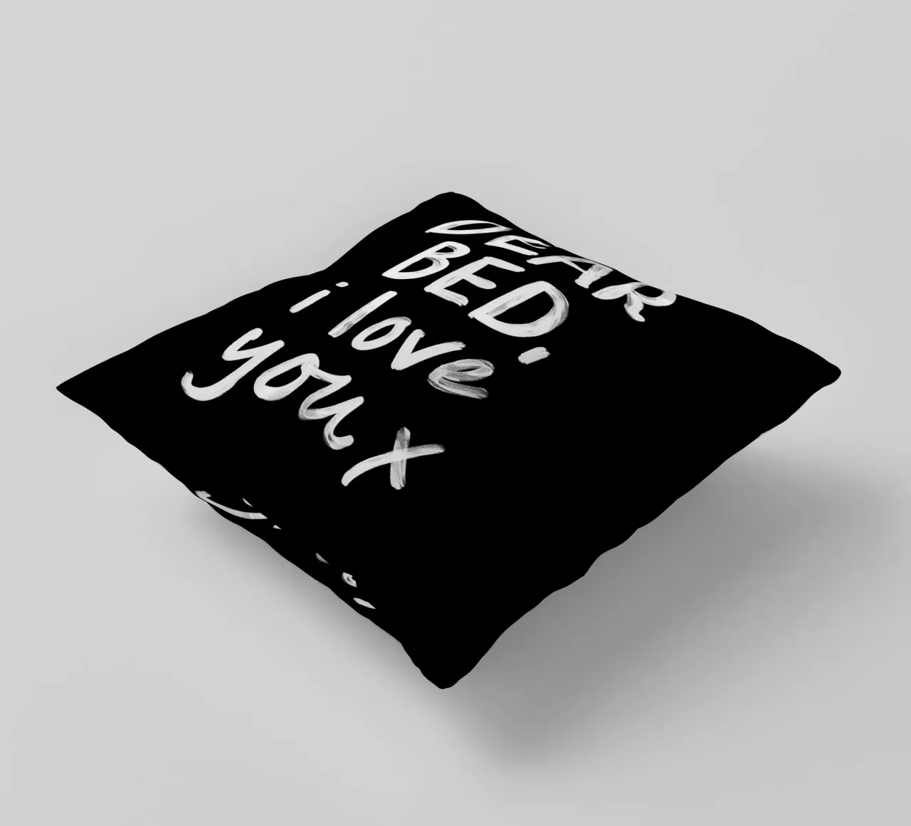 Caro letto ti amo X Design tipografico dipinto a mano cuscino da THE MOTIVATED TYPE