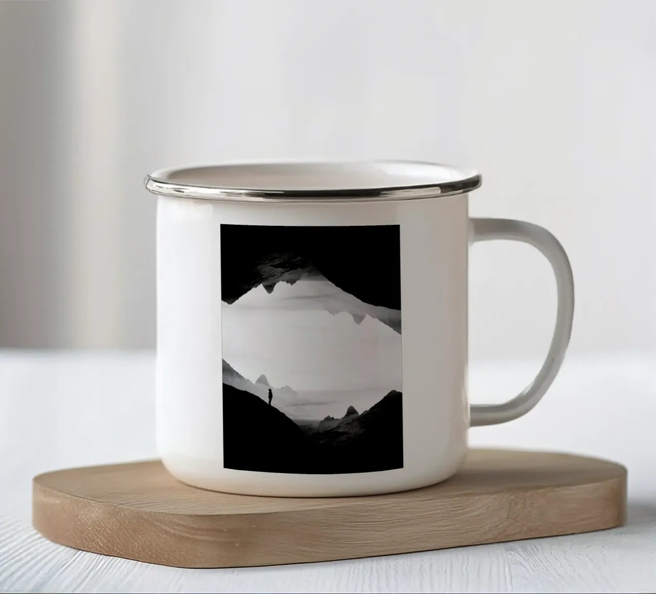 Black Wasteland Isolation tazza in smalto da Stoian Hitrov