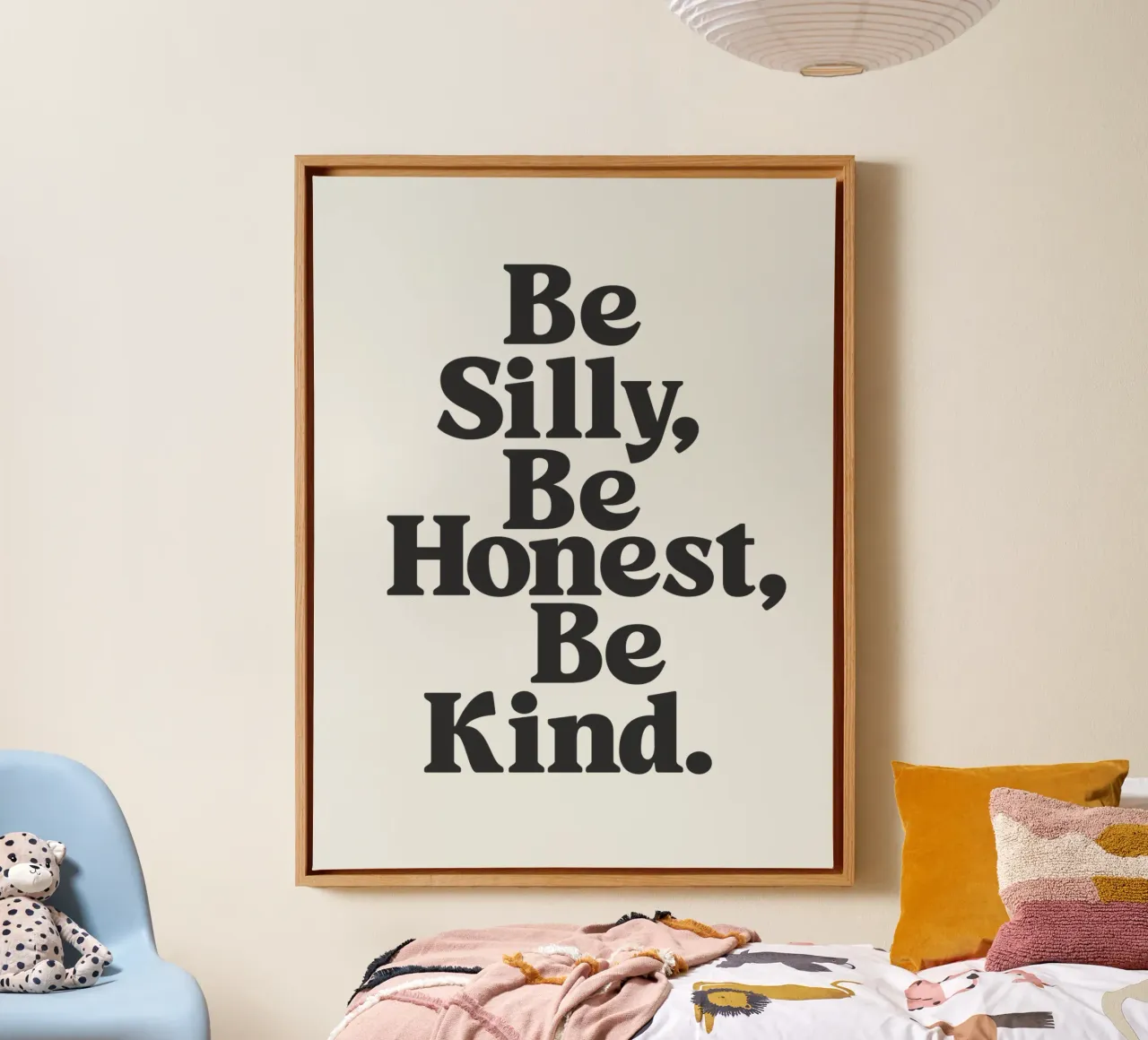 Tipografia Be Silly Be Honest Be Kind in bianco e nero tela con Cornice a cassetta da THE MOTIVATED TYPE