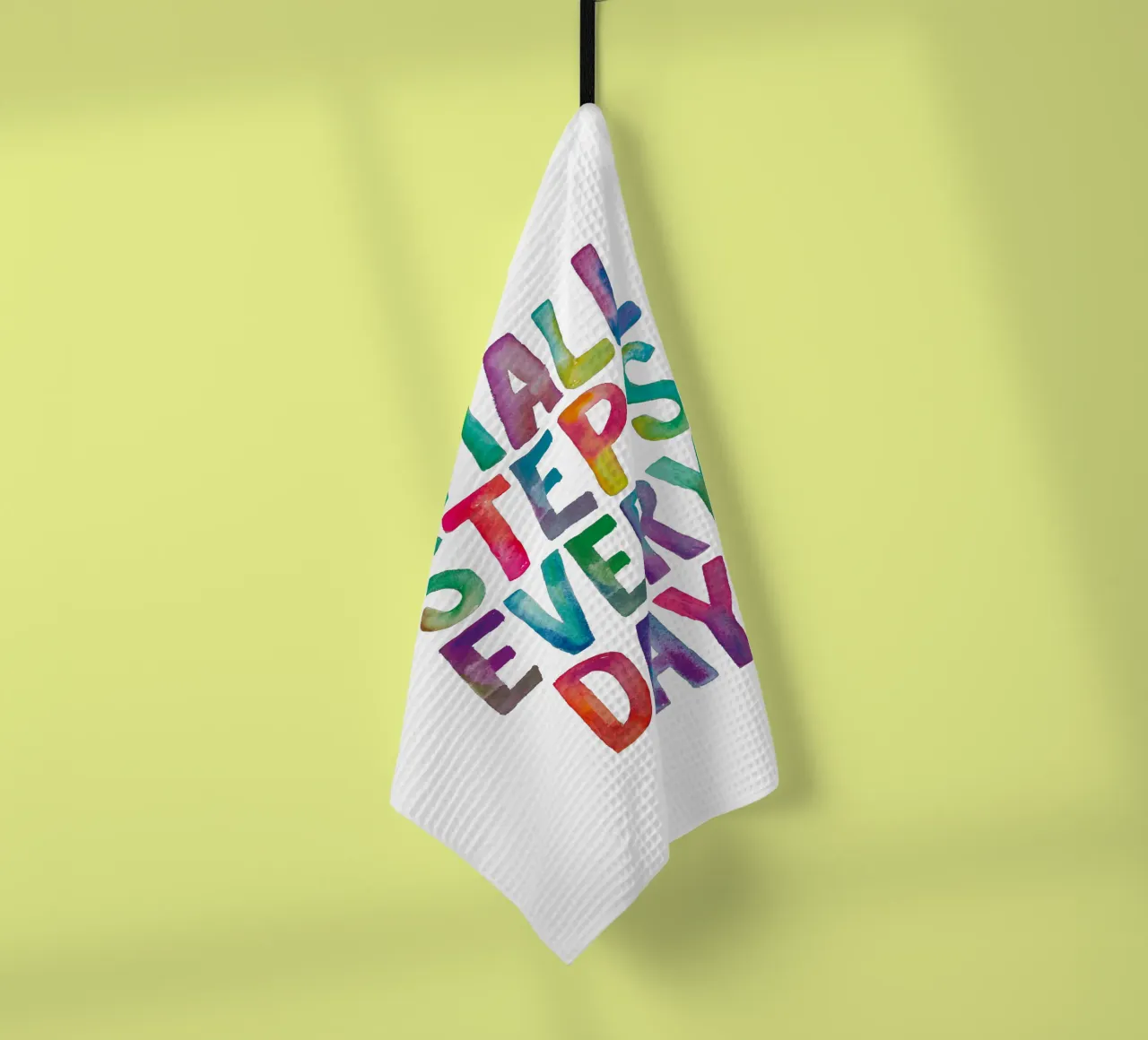Small Steps Every Day Arc-en-ciel Unicorn Typographie Design torchon de THE MOTIVATED TYPE