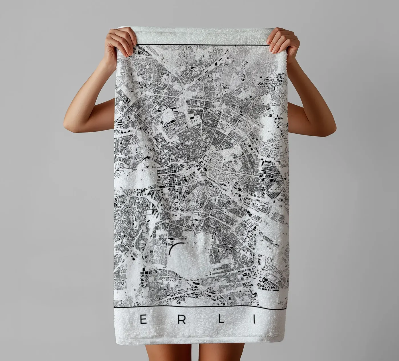 Berlin Map Schwarzplan towel by Hubert Roguski
