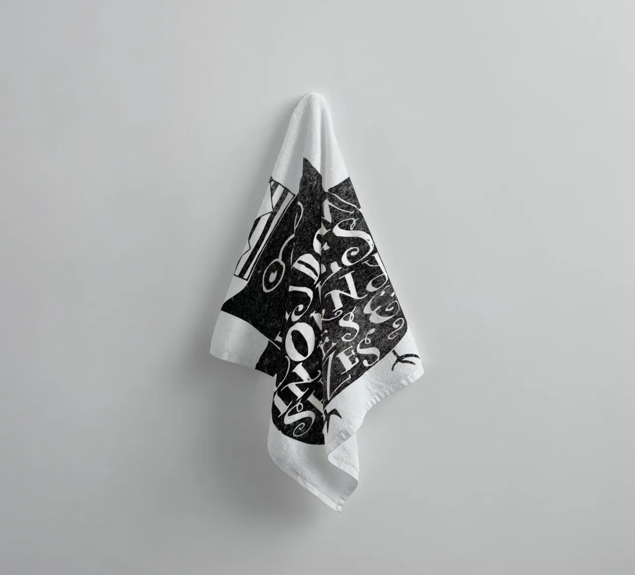 wisdom comes in many shapes and sizes asciugamano da bagno da Matthew Taylor Wilson