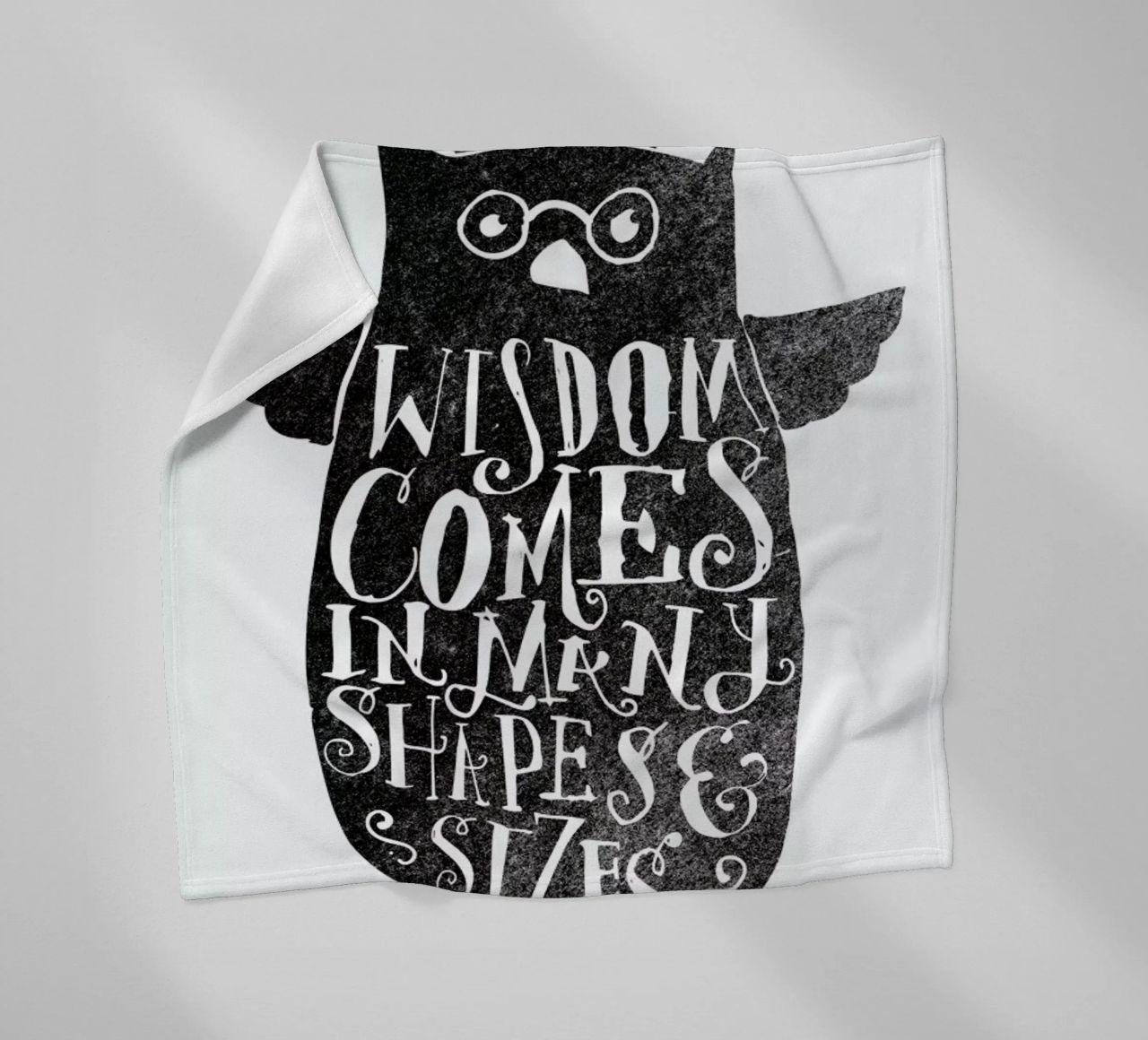 wisdom comes in many shapes and sizes coperta in pile da Matthew Taylor Wilson