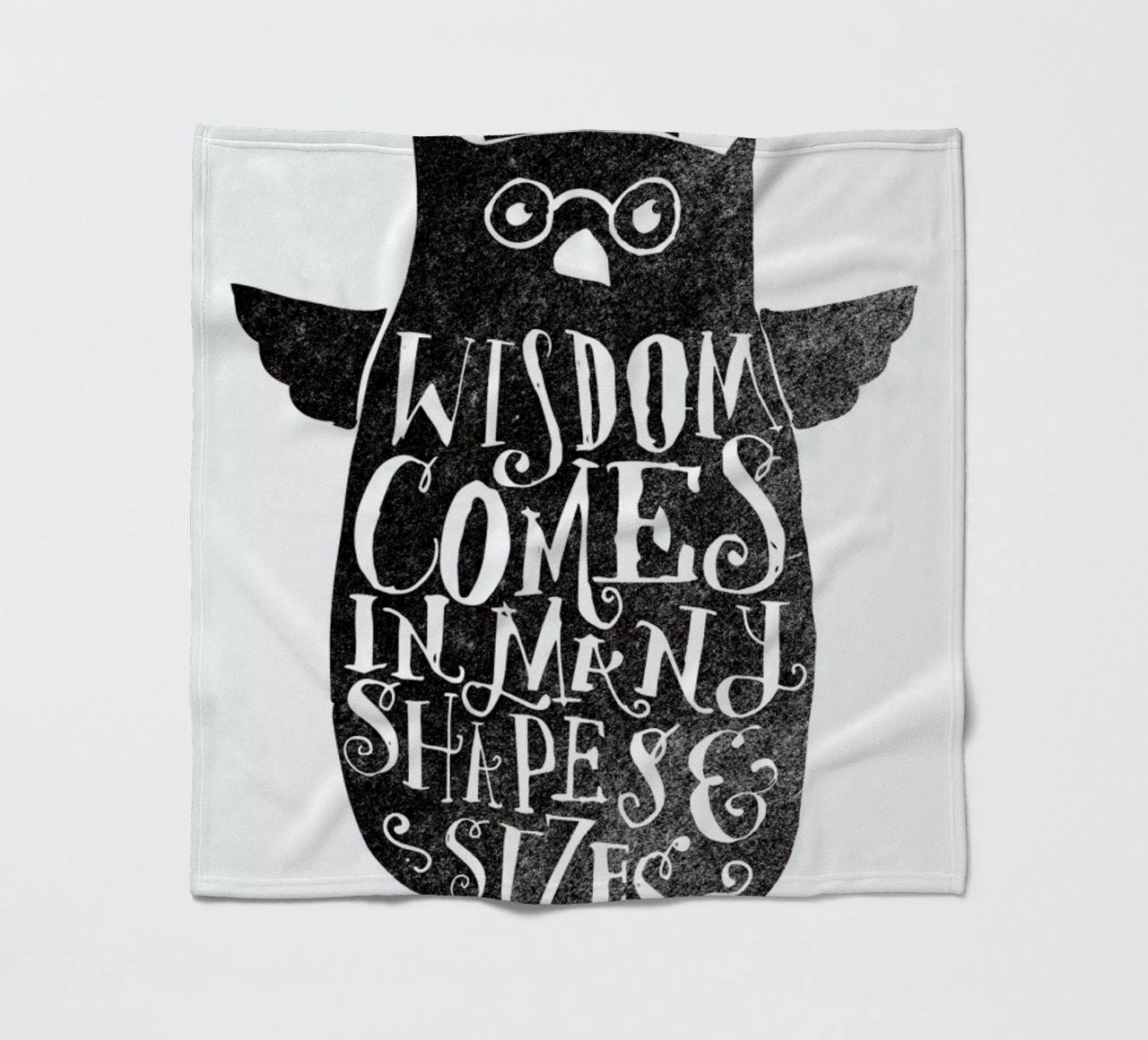 wisdom comes in many shapes and sizes coperta in pile da Matthew Taylor Wilson