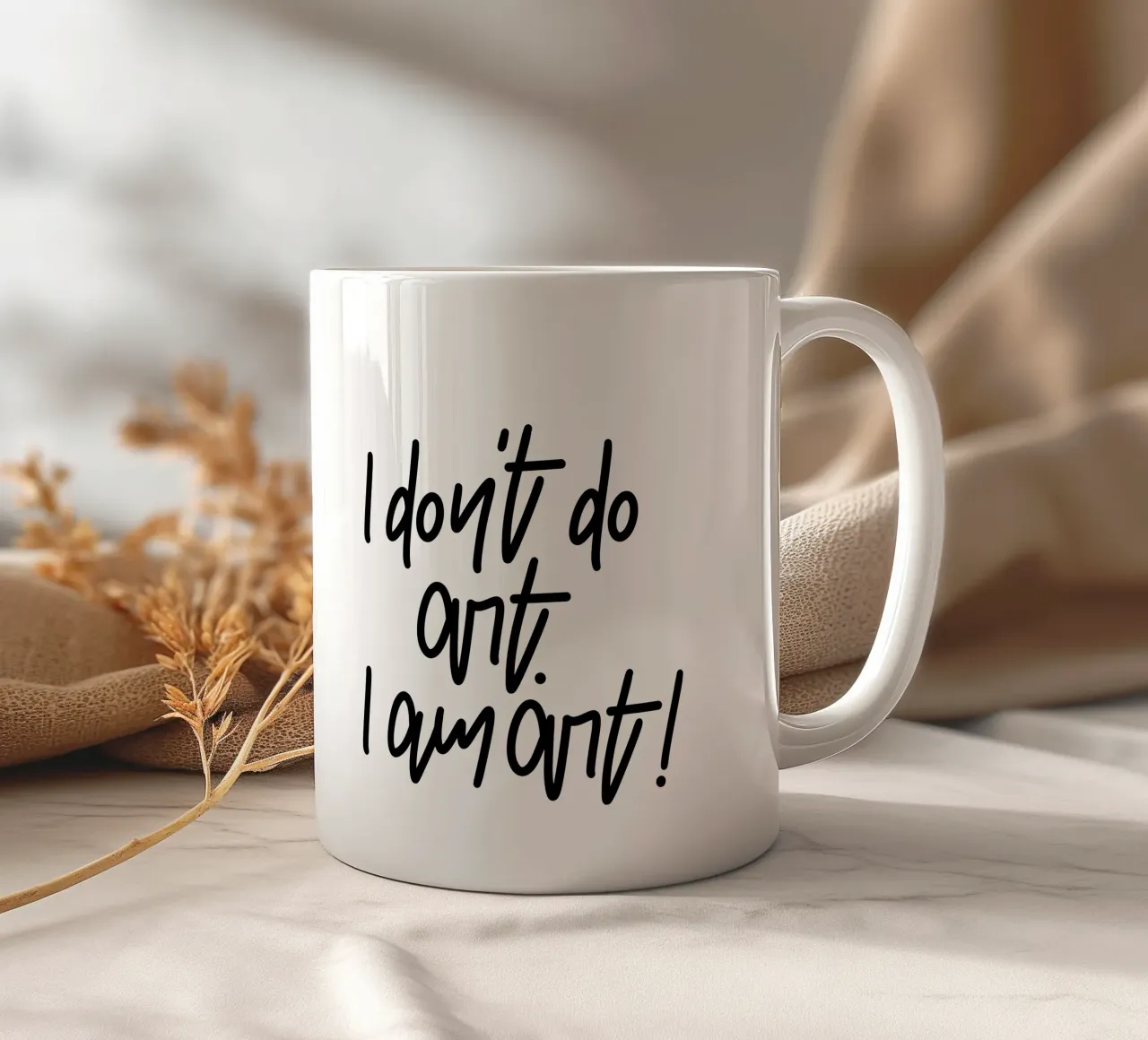 I don't do art. I am art! tazza in ceramica da LIMITED EDITION LETTERS