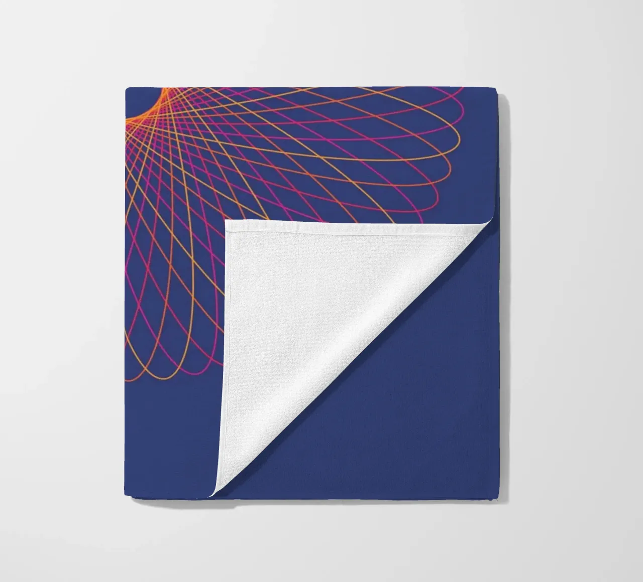 Spirograph Series – C02 strandhanddoek van zimmerkunst
