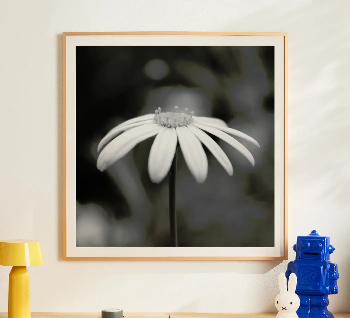 Daisy poster van Victoria Frost