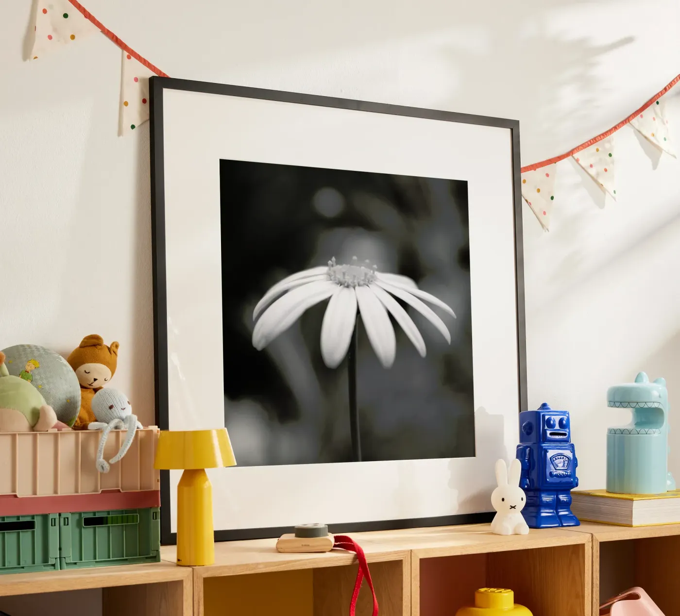 Daisy poster van Victoria Frost