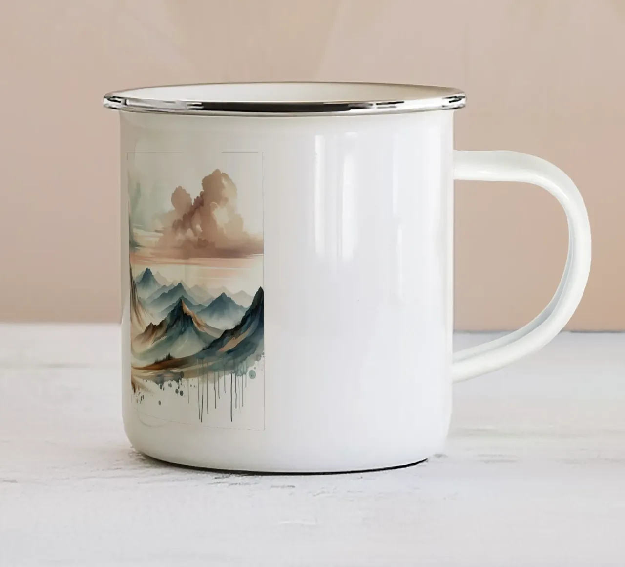 Maestà della montagna tazza in smalto da Chromatic Fusion Studio