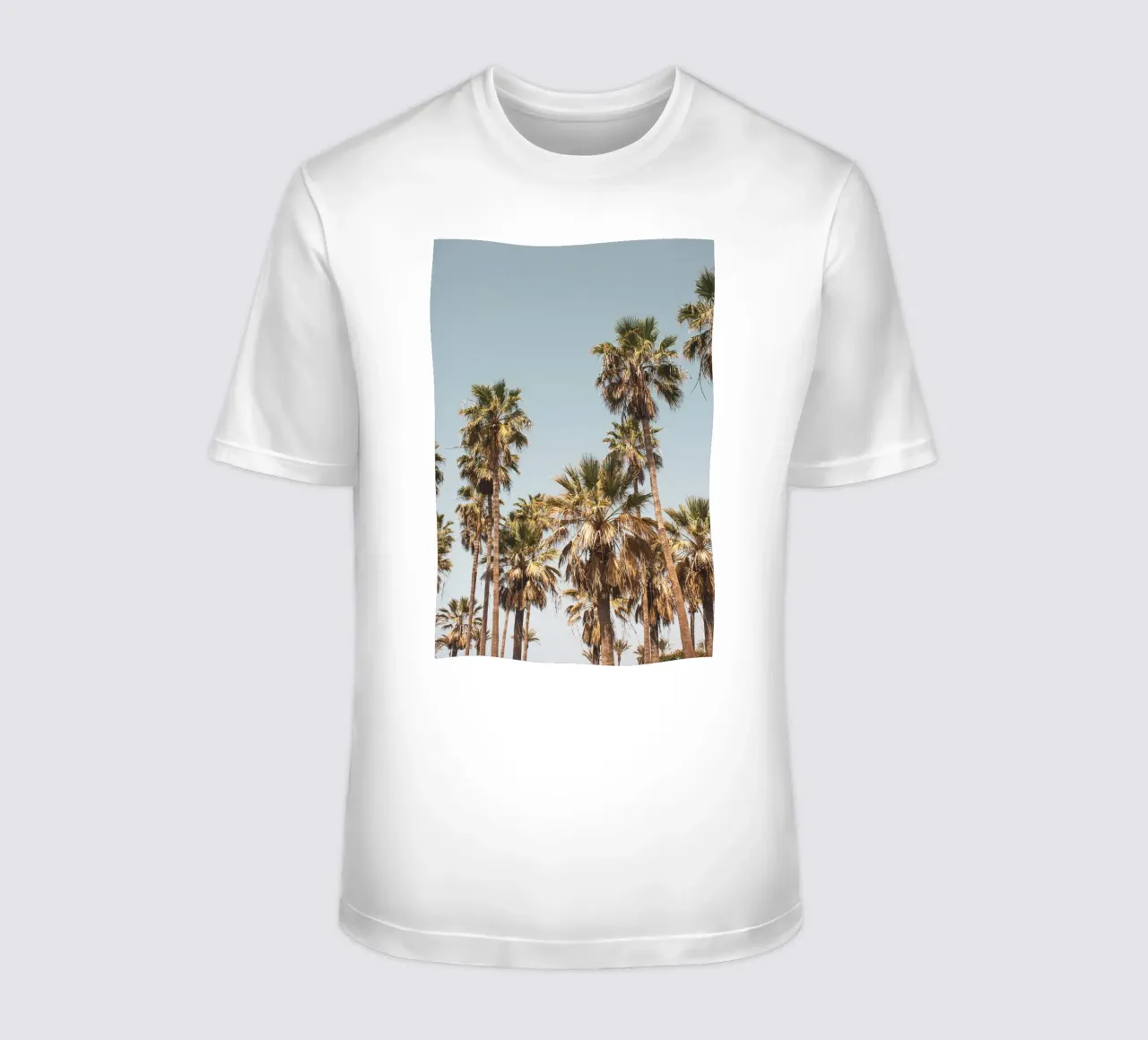 LA Palm Trees By the Beach II t-shirt da Victoria Frost
