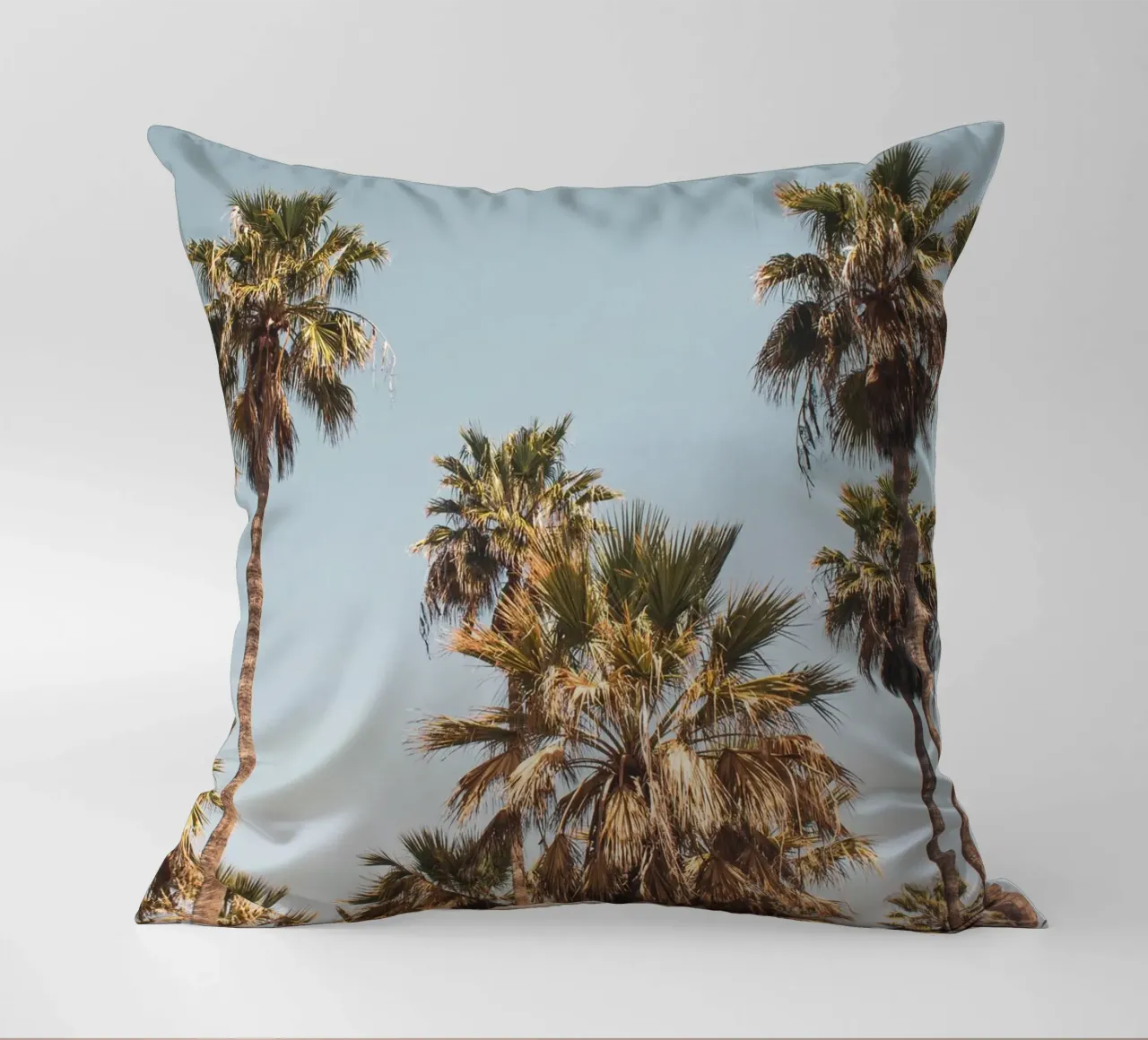 LA Palm Trees By the Beach II cuscino da Victoria Frost