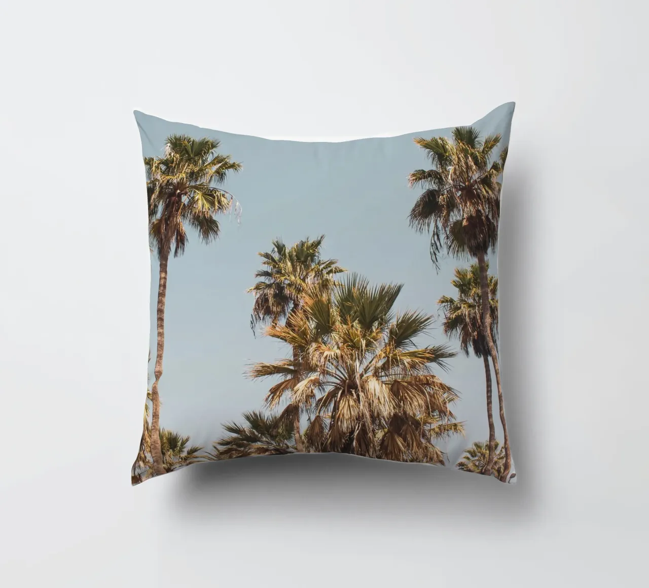 LA Palm Trees By the Beach II cuscino da Victoria Frost