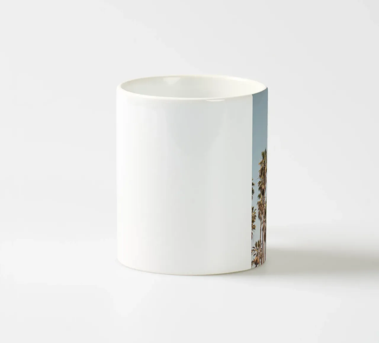 LA Palm Trees By the Beach II tazza in ceramica da Victoria Frost