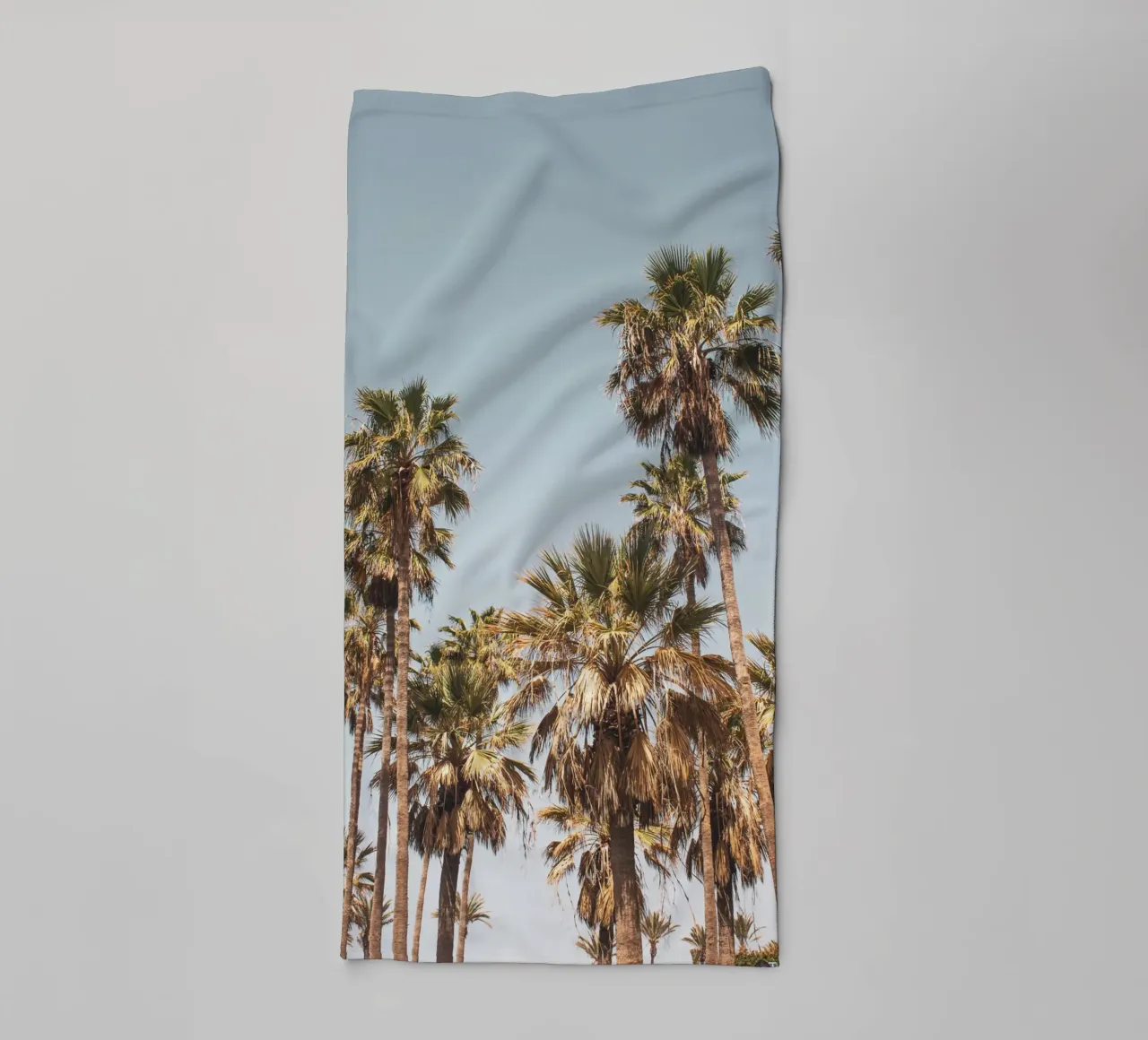 LA Palm Trees By the Beach II asciugamano da bagno da Victoria Frost