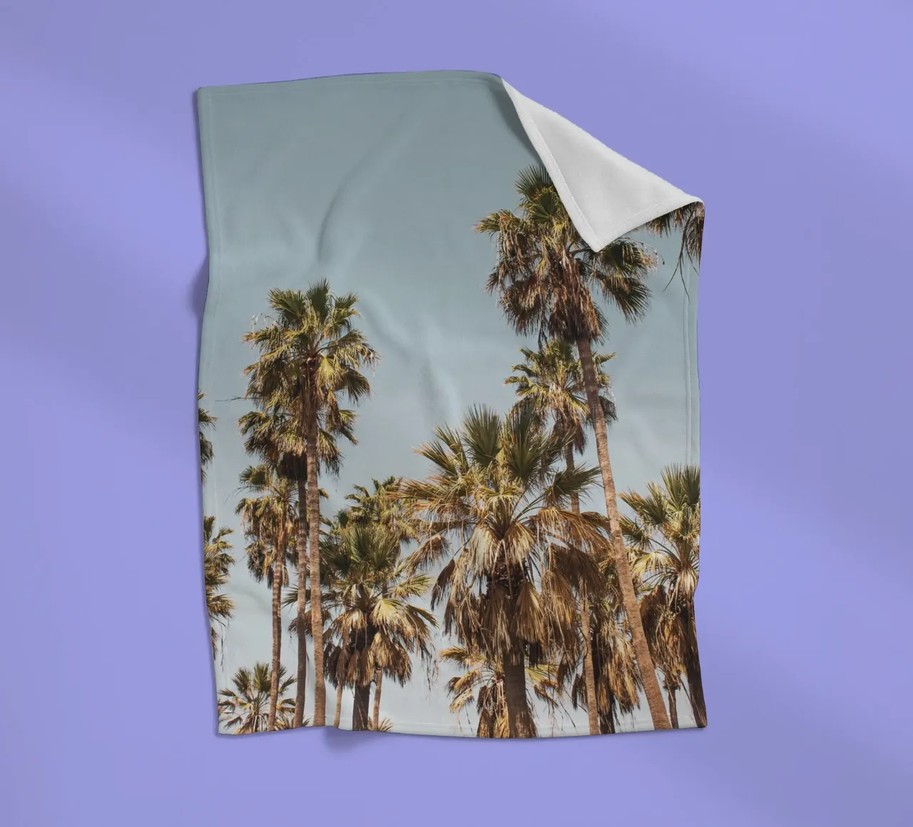 LA Palm Trees By the Beach II coperta in pile da Victoria Frost