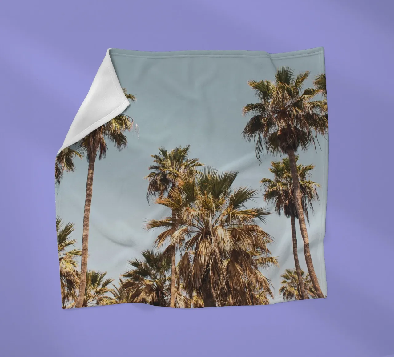 LA Palm Trees By the Beach II coperta in pile da Victoria Frost