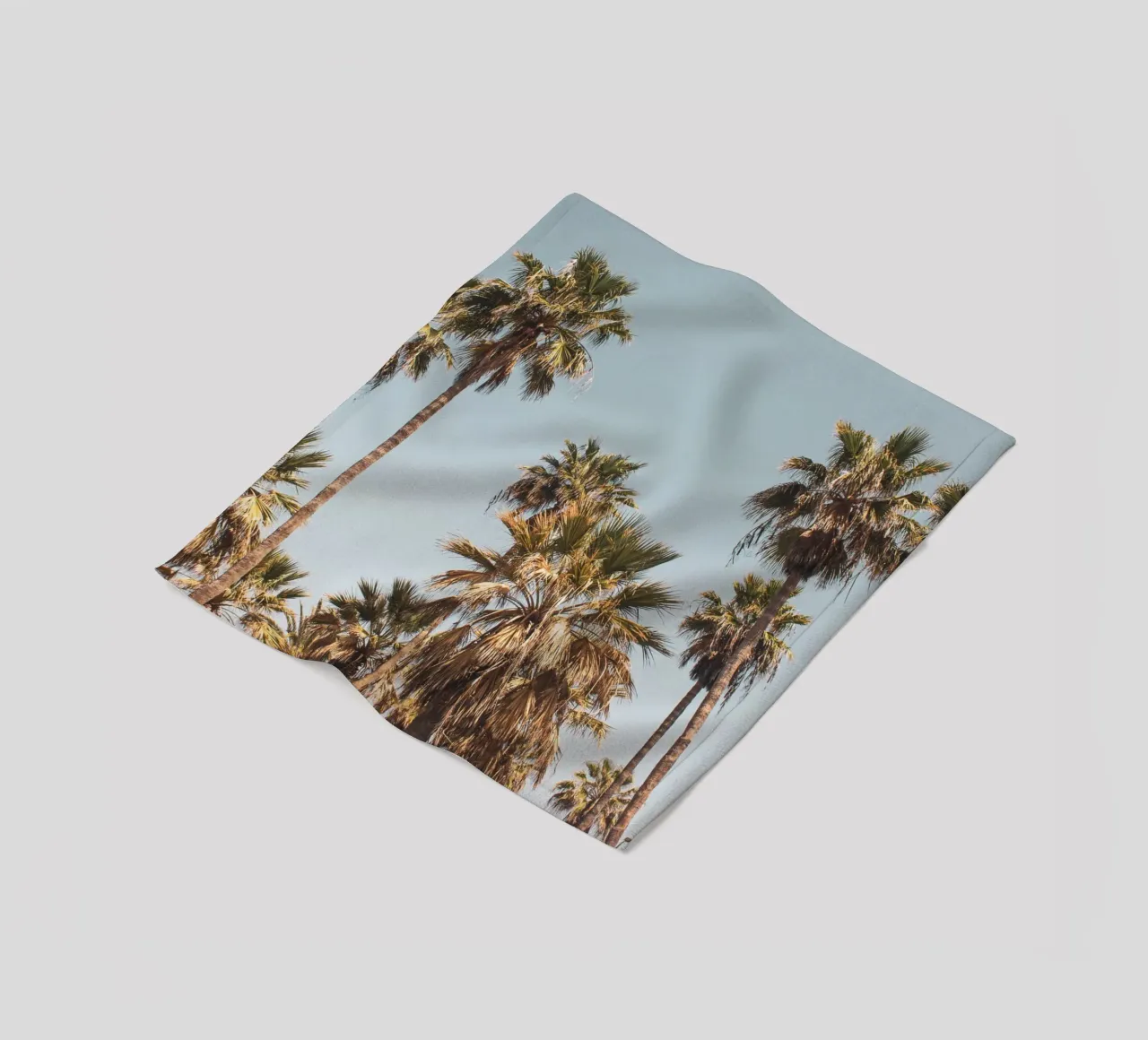 LA Palm Trees By the Beach II coperta in pile da Victoria Frost