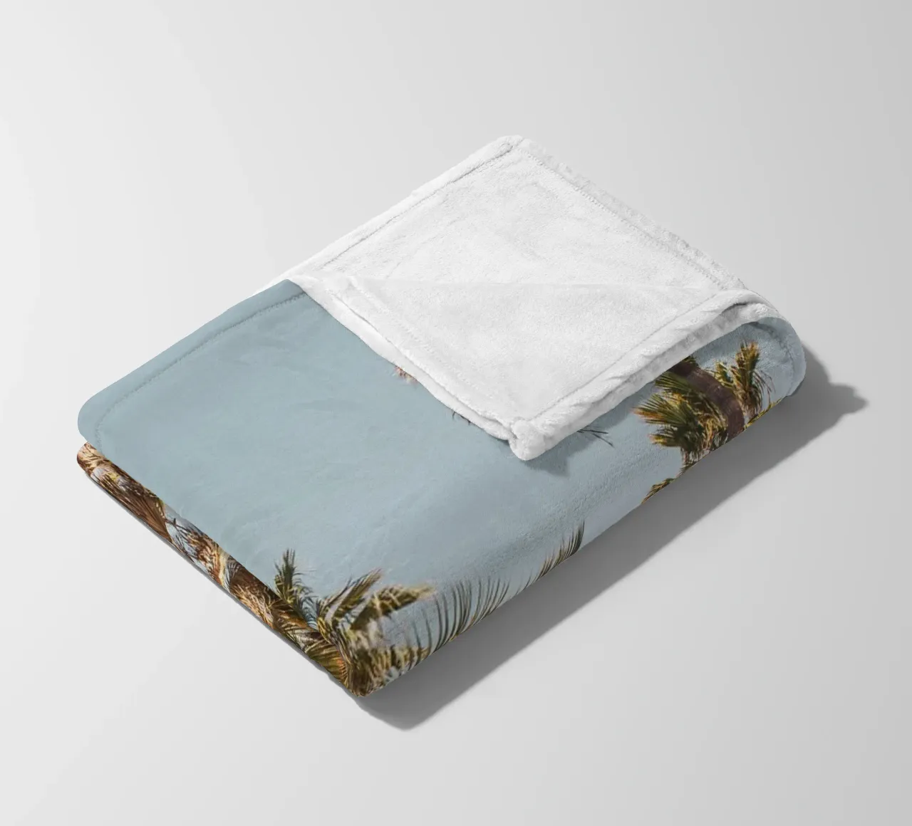 LA Palm Trees By the Beach II coperta in pile da Victoria Frost