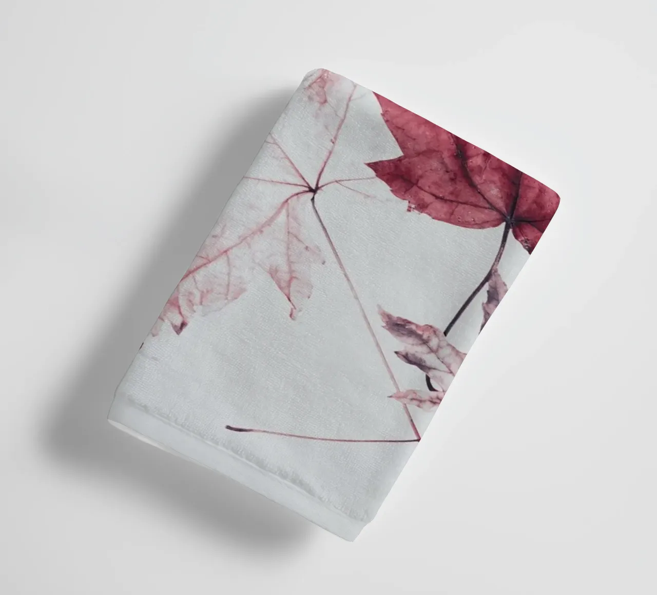 Leaves red maple towel by Teresa André