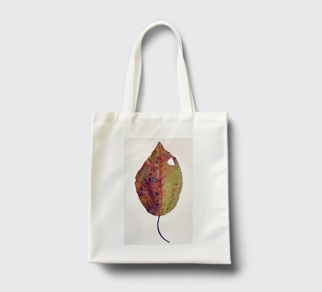 Cherry leaf tote bag by Teresa André