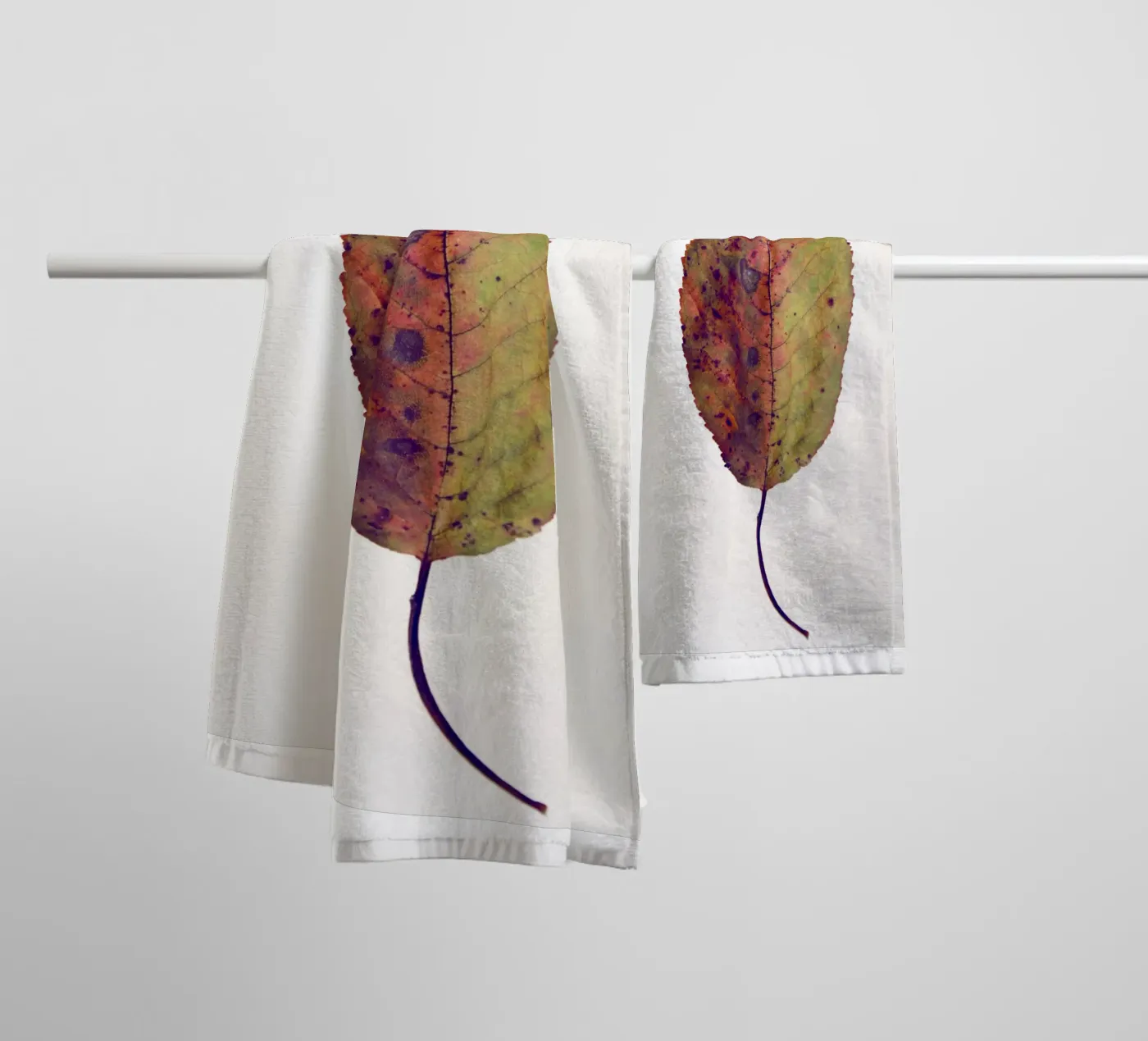 Kersenblad badhanddoek van Teresa André