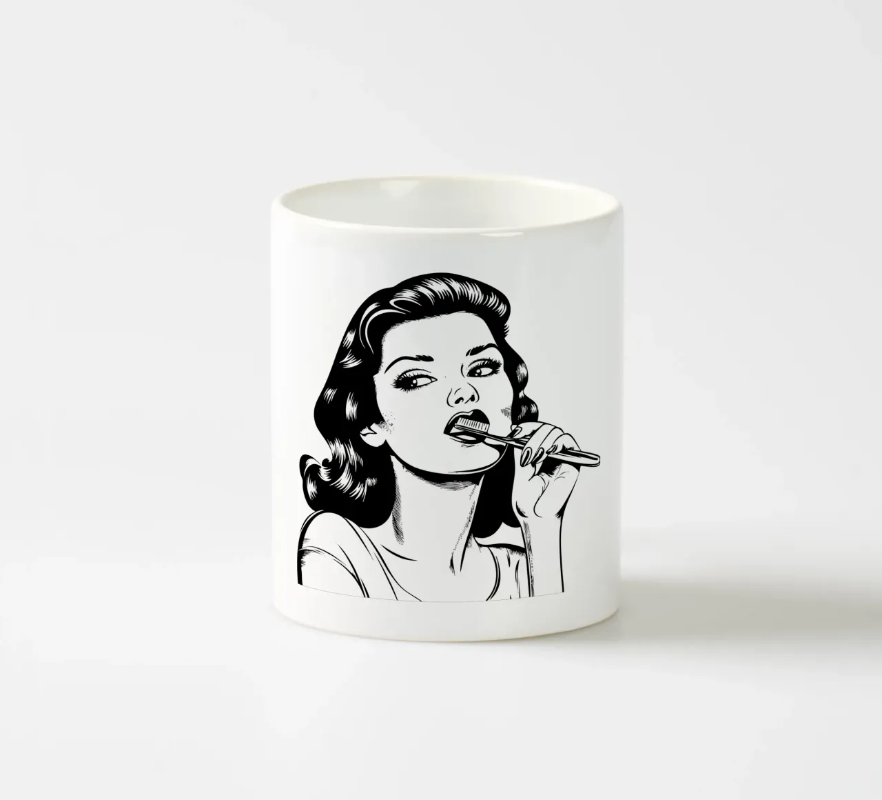 Retro Routine - Pop Art Vrouw Tandenpoets Print keramische mok van Synthaira