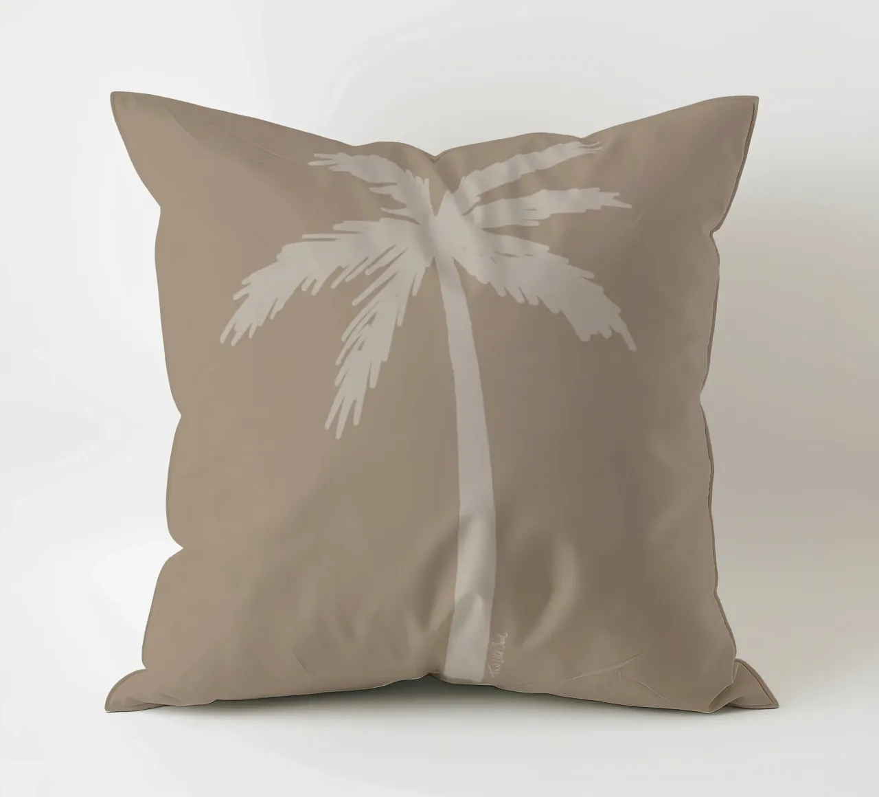 Licht boho beige wit organisch abstract minimalistische palmboom kussen van This Wild Soul - Illustration