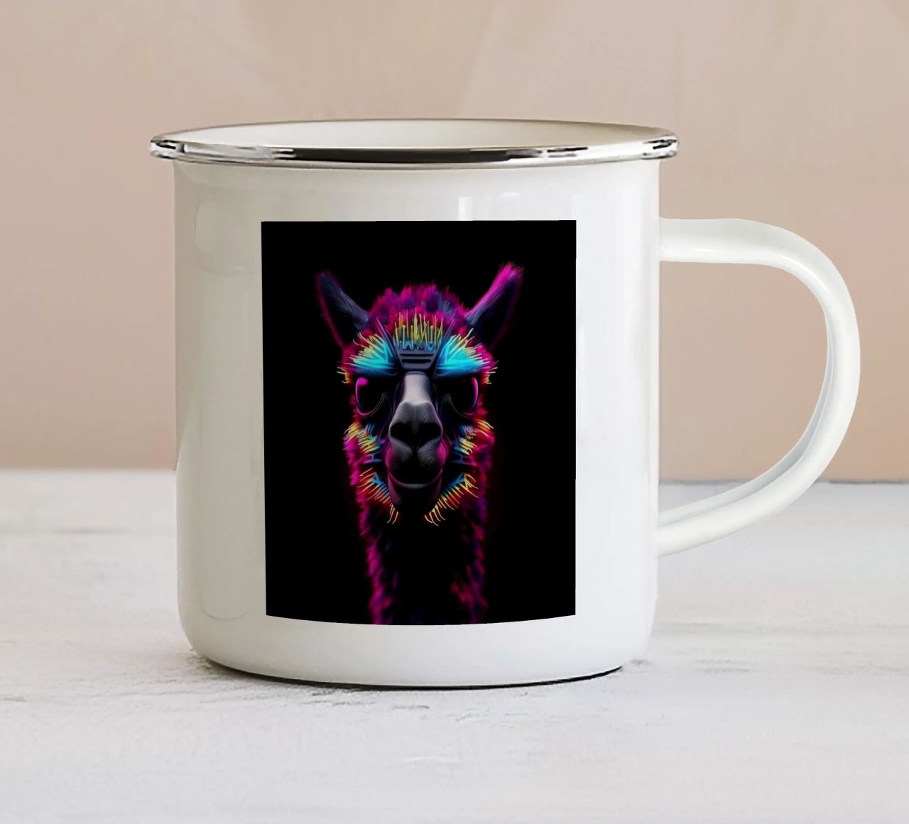 Alpaca luminoso al neon tazza in smalto da Animal Portraits