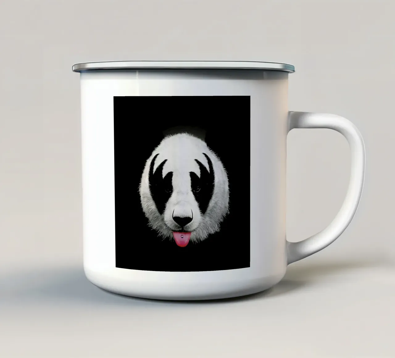 Kiss Of A Panda tazza in smalto da Róbert Farkas