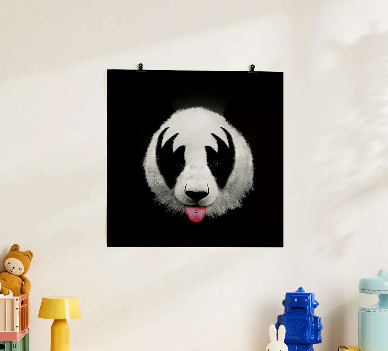 Kiss Of A Panda poster con telaio in alluminio da Róbert Farkas
