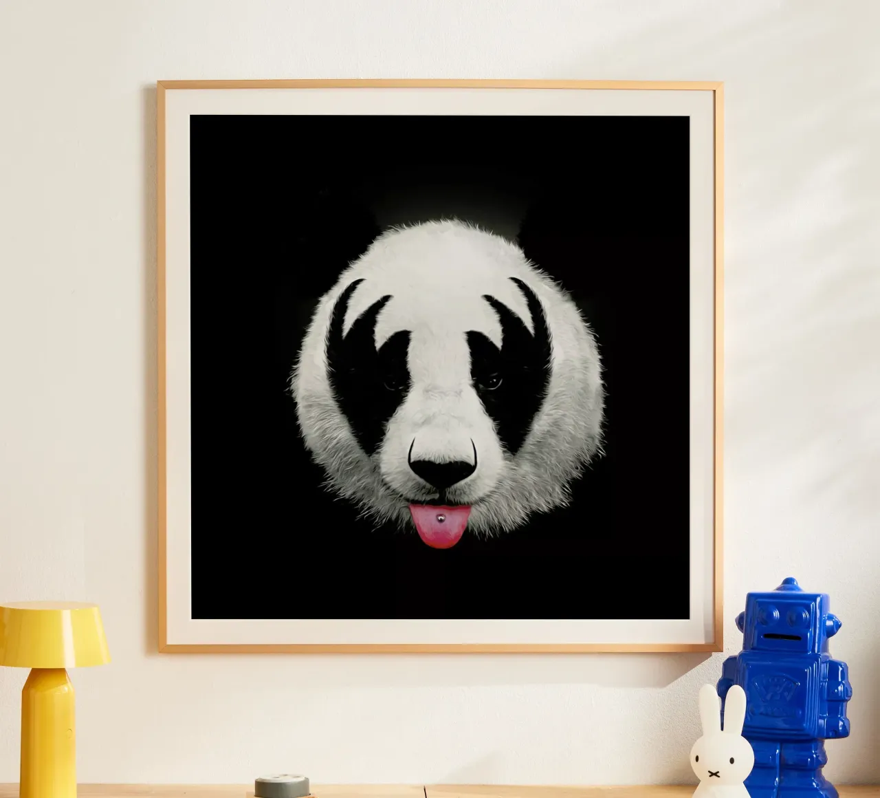 Kiss Of A Panda poster con telaio in alluminio da Róbert Farkas